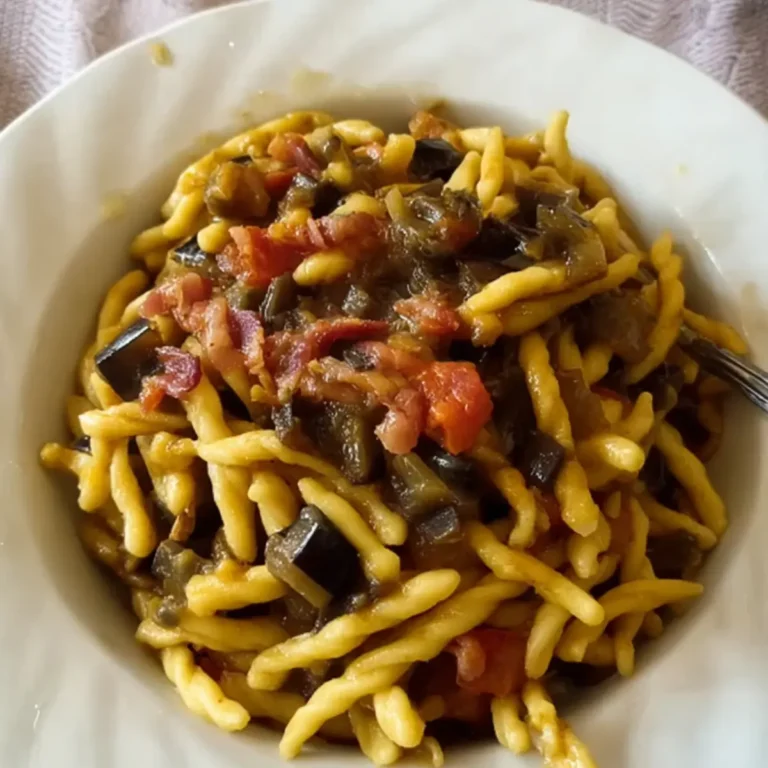 Trofie con melanzane e pancetta