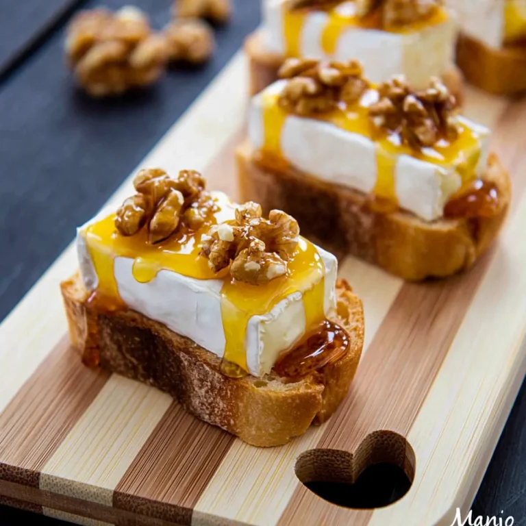 Crostini al brie, miele e noci