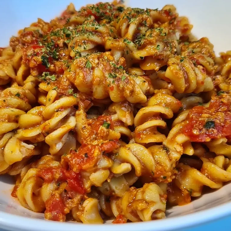 Fusilloni con pesto rosso